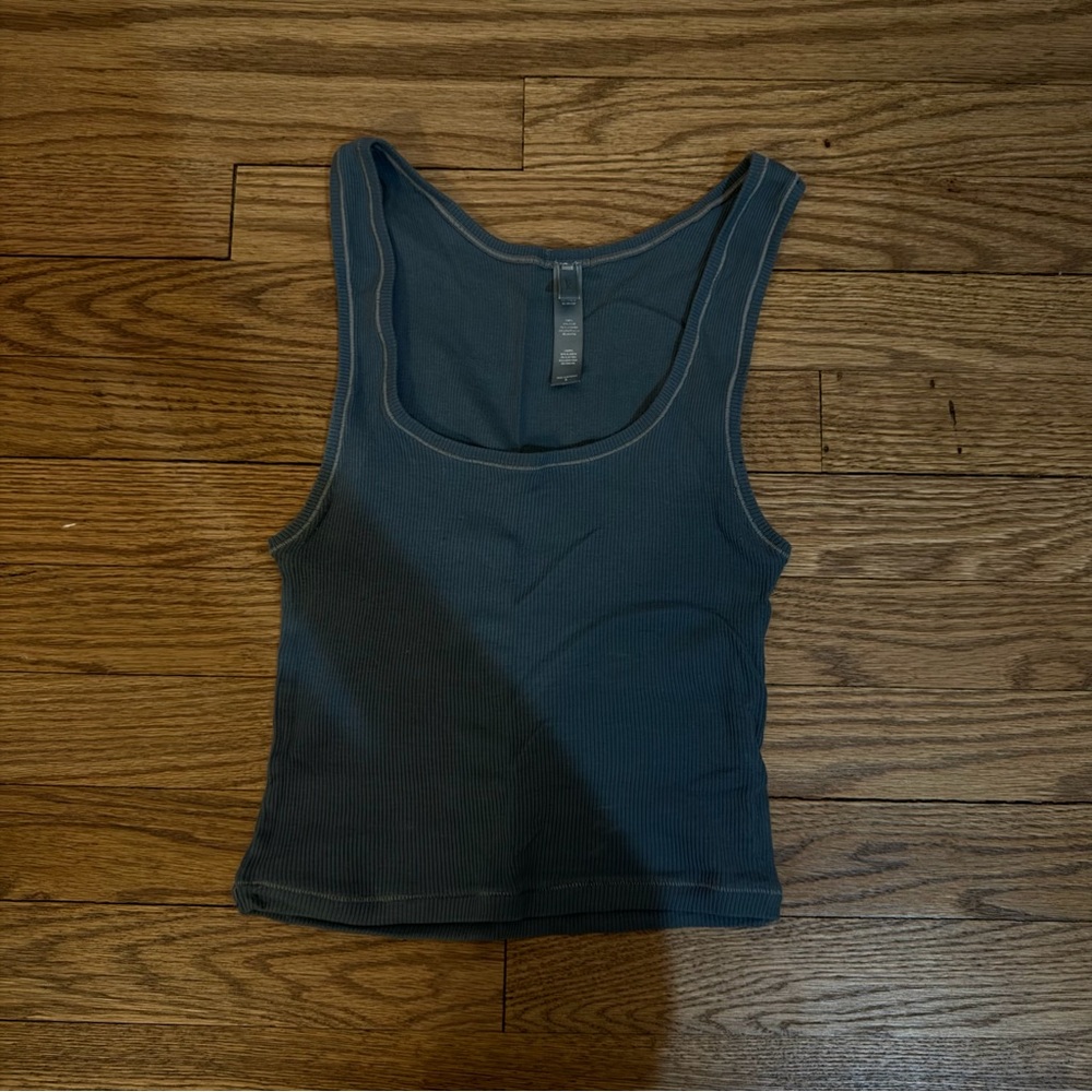 Skims Cotton Rib Tank - Picture 3 of 4